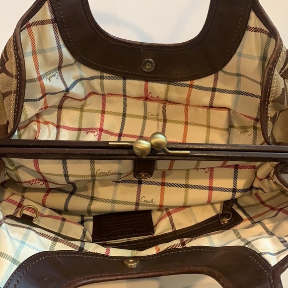 Woman’s Coach Bag - Picture 5 of 6